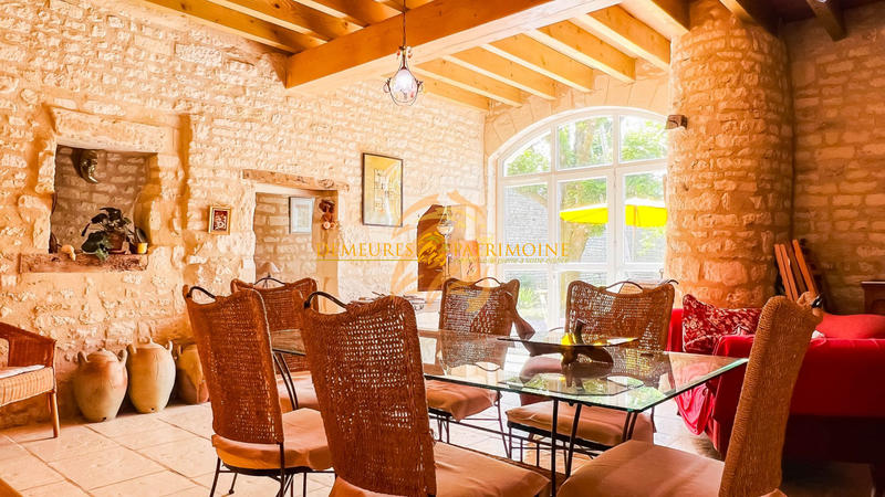 Maison - 280 m² - 6 pièces