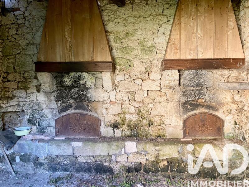 Maison - 220 m² - 12 pièces