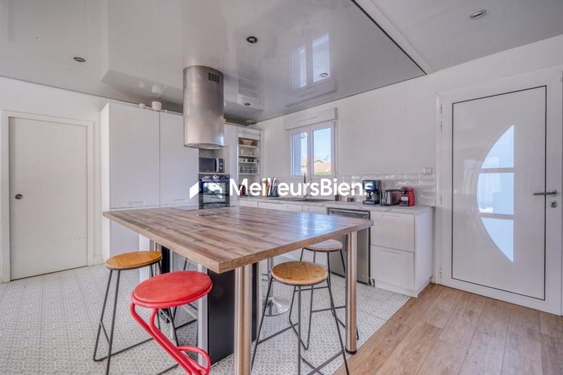 Maison - 140 m² - 6 pièces