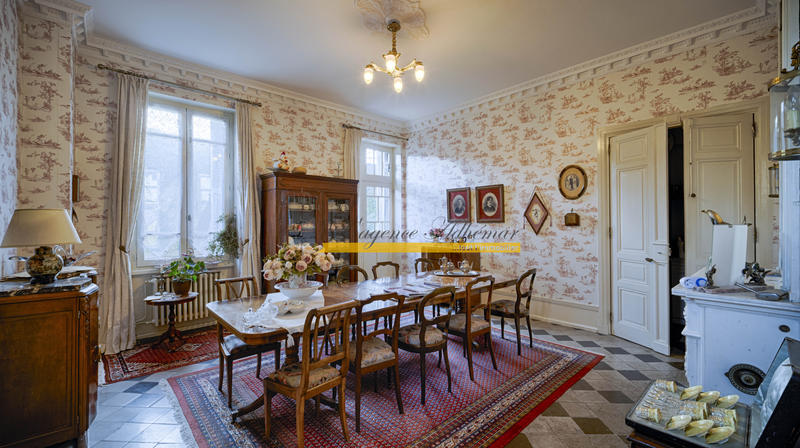 Villa - 435 m² - 13 pièces