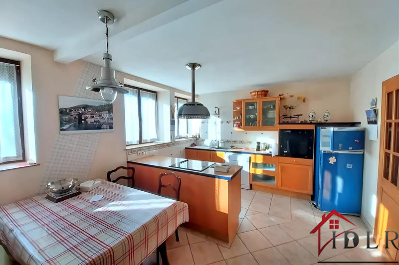 Maison - 250 m² - 7 pièces