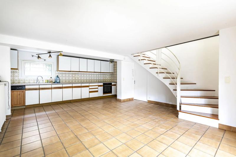 Maison - 212 m² - 7 pièces