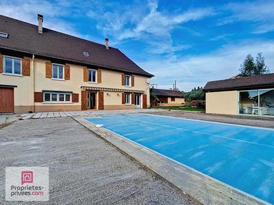 Maison - 253 m² - 10 pièces