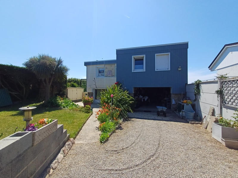 Maison - 120 m² - 8 pièces