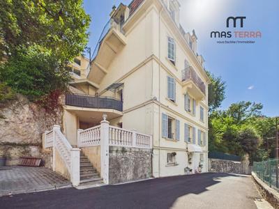 Appartement - 94 m² - 4 pièces