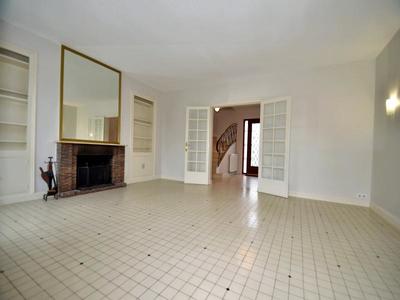 Propriété - 176 m² - 6 pièces