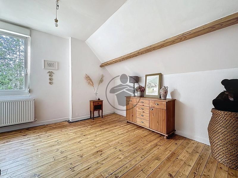 Maison - 287 m² - 10 pièces