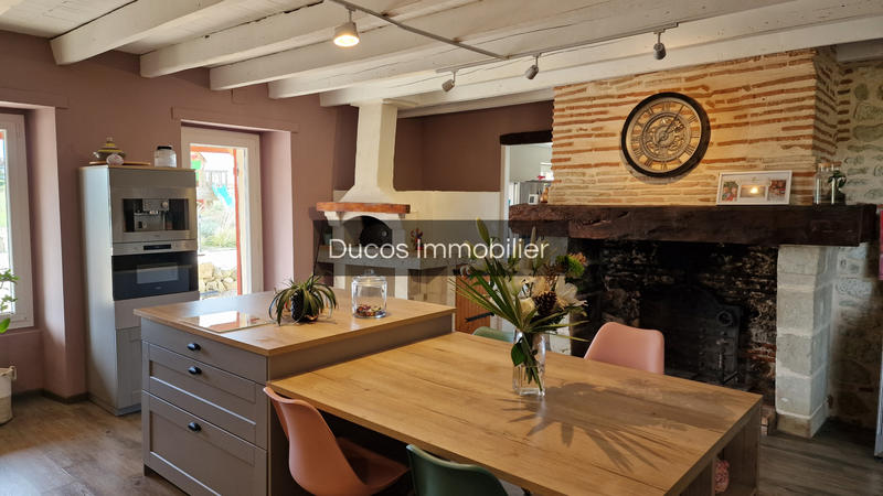 Maison - 447 m² - 6 pièces