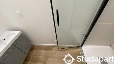 Chambre - 80 m² - 1 pièce