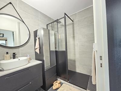 Appartement - 60 m² - 2 pièces