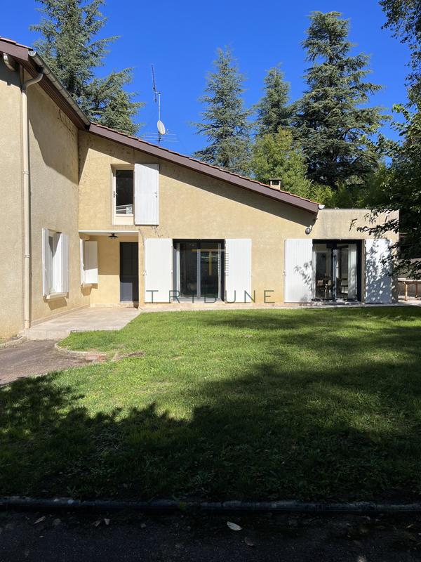 Maison - 195 m² - 7 pièces