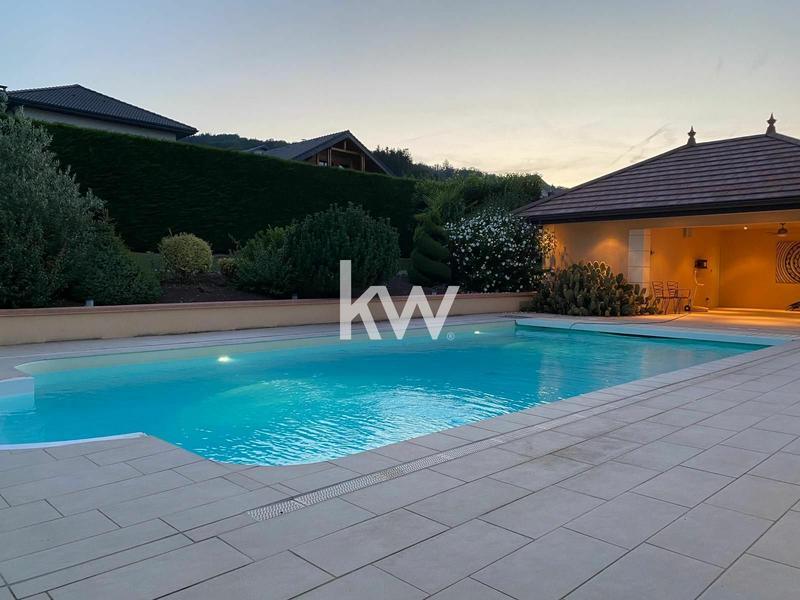 Maison d'architecte - 257 m² - 6 pièces