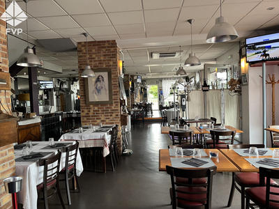 Maison - 480 m² - 11 pièces