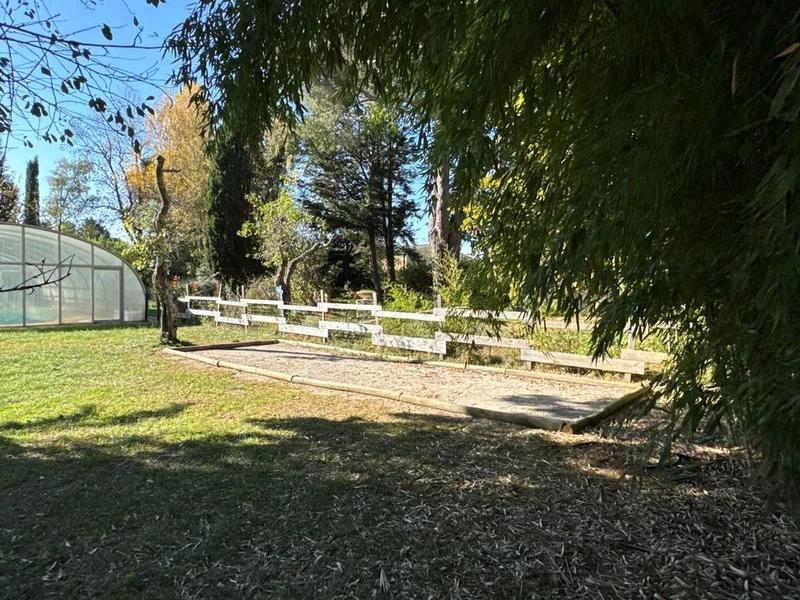 Maison - 537 m² - 22 pièces