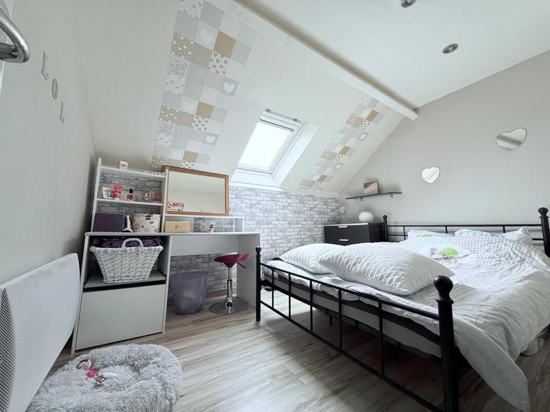 Maison - 210 m² - 6 pièces