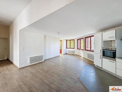 Appartement - 102 m² - 3 pièces