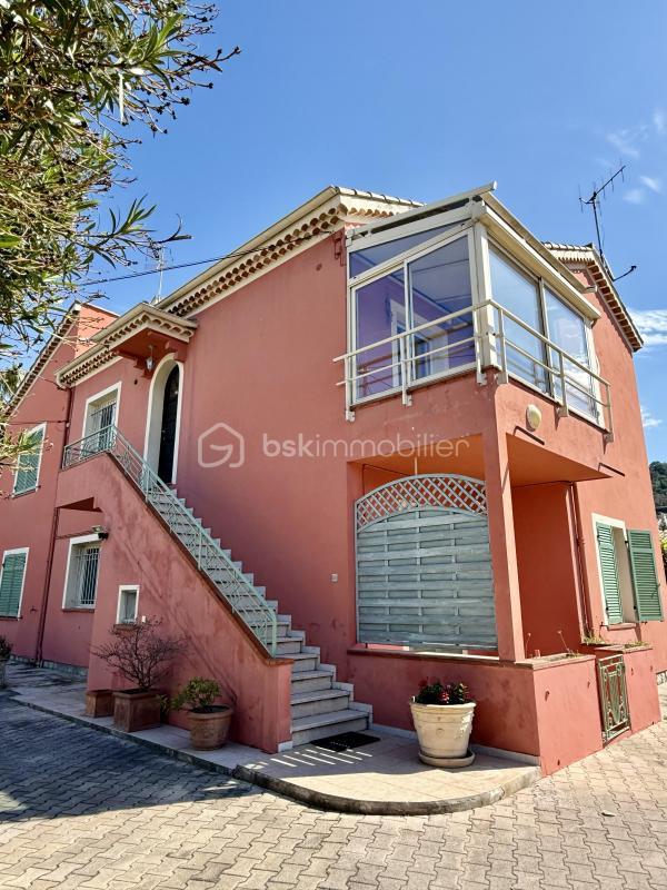 Villa - 180 m² - 6 pièces