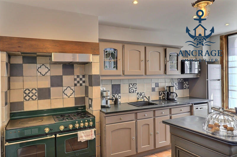 Maison ancienne - 266 m² - 9 pièces