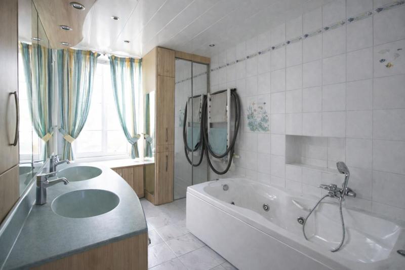 Villa - 220 m² - 10 pièces