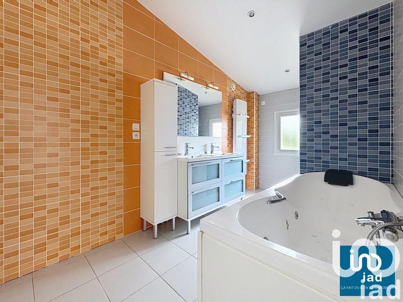 Maison de maîtres - 180 m² - 10 pièces