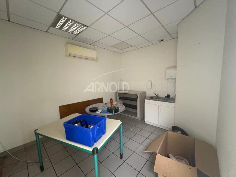 Local commercial - 205 m² - 10 pièces