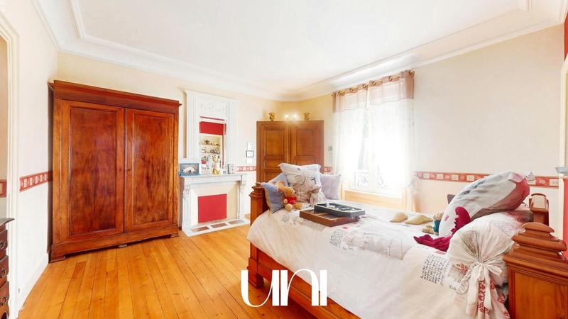 Maison de maîtres - 367 m² - 12 pièces