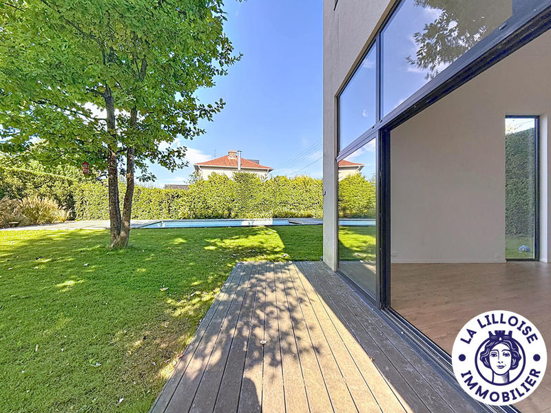 Maison - 217 m² - 7 pièces