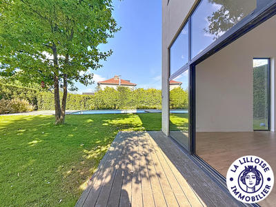 Maison - 217 m² - 7 pièces