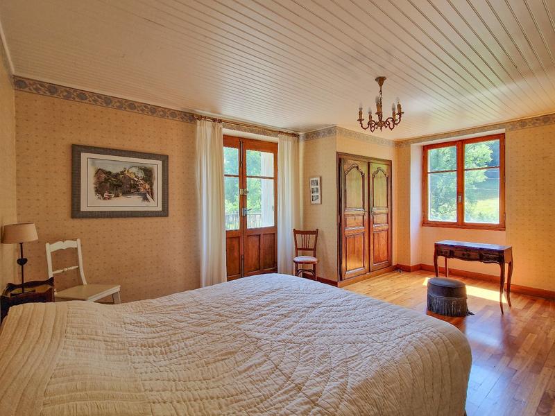 Propriété - 390 m² - 15 pièces