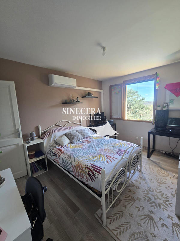 Villa - 198 m² - 10 pièces