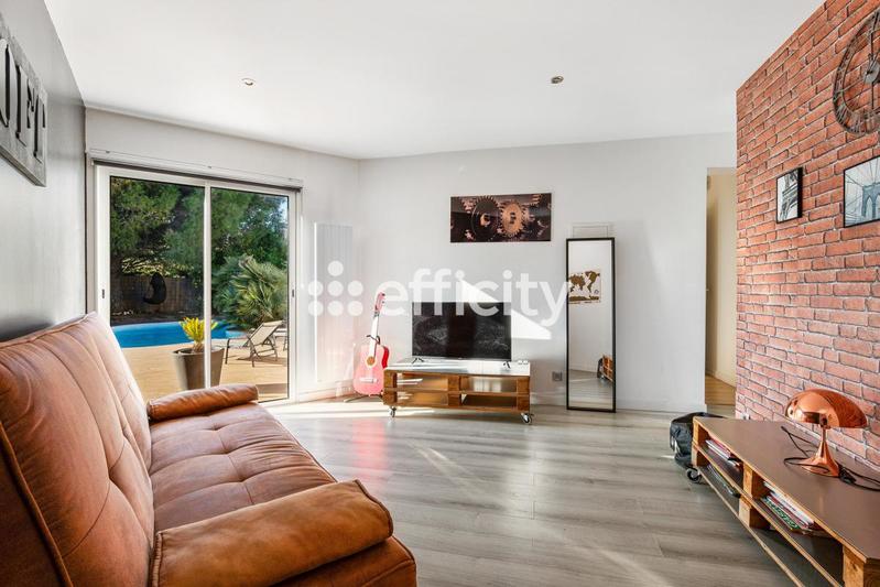 Maison - 160 m² - 8 pièces