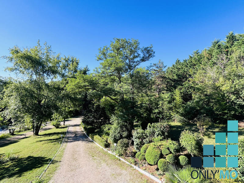 Villa - 330 m² - 6 pièces