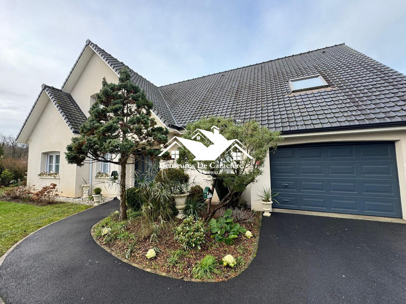 Maison contemporaine - 208 m² - 6 pièces