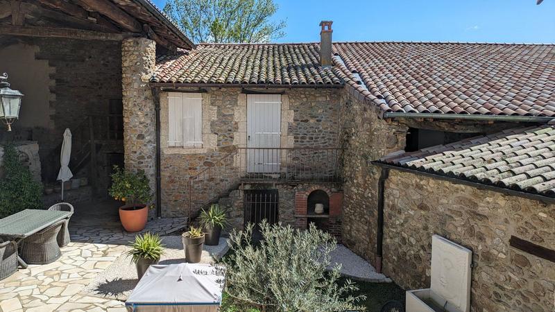 Propriété - 290 m² - 5 pièces