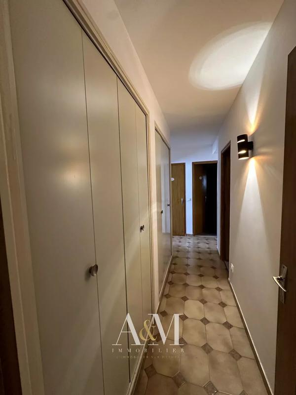 Appartement - 92 m² - 4 pièces