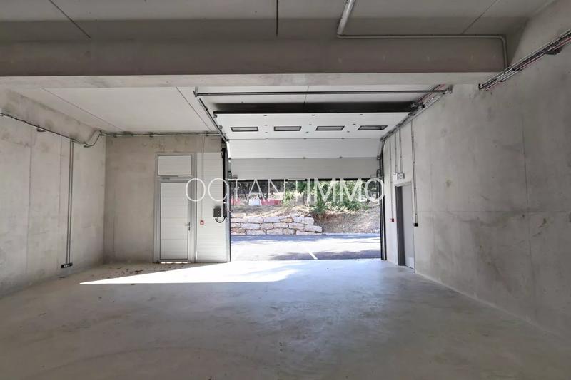 Local d'activités - 240 m²