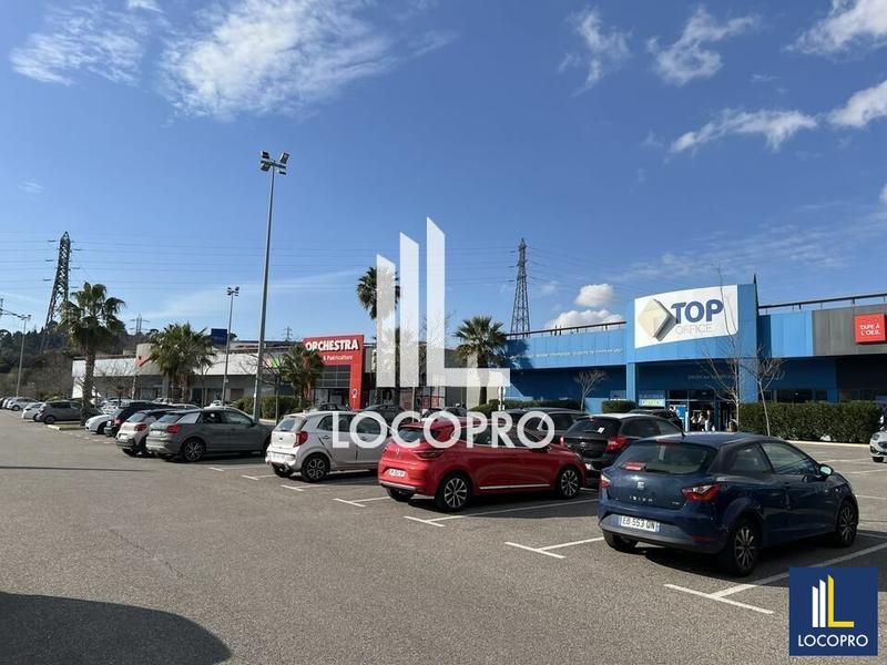 Local commercial - 136 m²