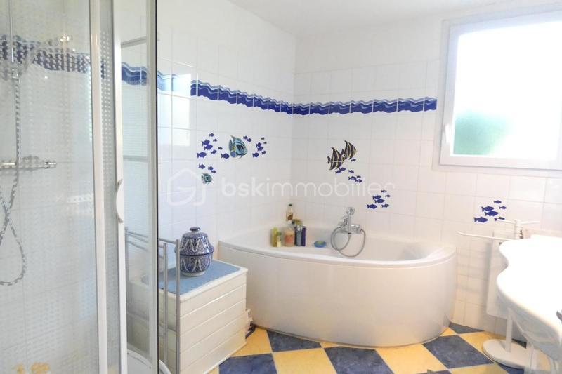 Maison traditionnelle - 140 m² - 6 pièces