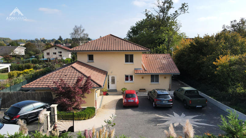 Maison - 140 m² - 5 pièces