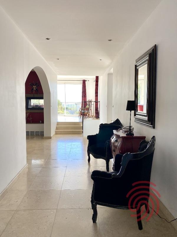 Maison d'architecte - 288 m² - 8 pièces