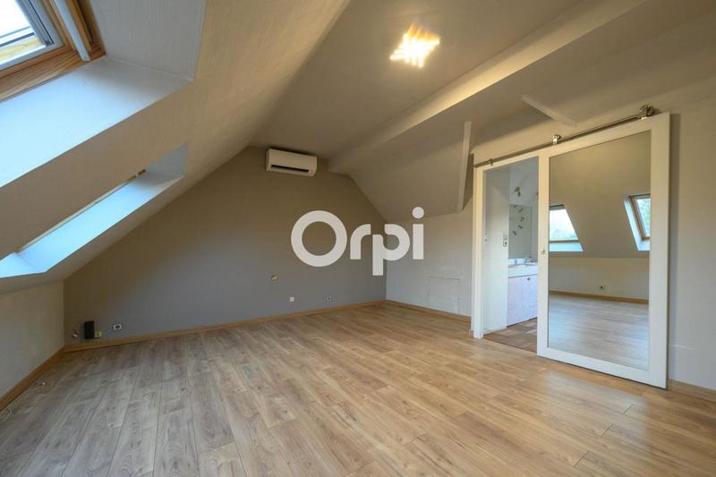 Maison - 210 m² - 6 pièces