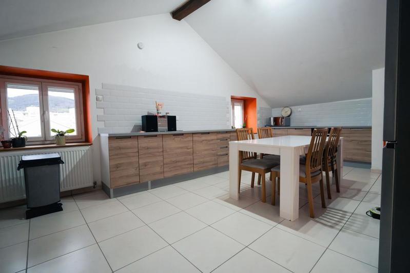 Maison - 330 m² - 9 pièces