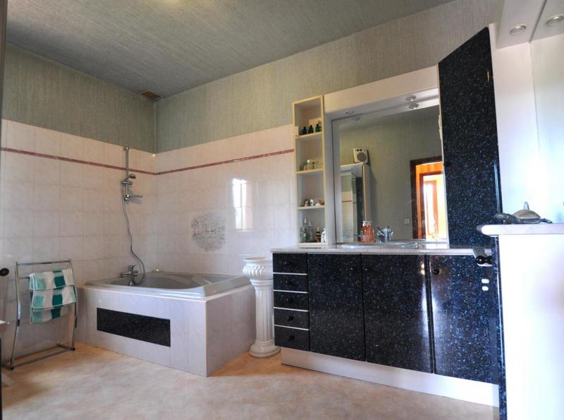 Maison de ville - 539 m² - 10 pièces