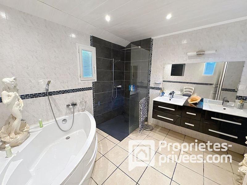 Maison - 166 m² - 5 pièces