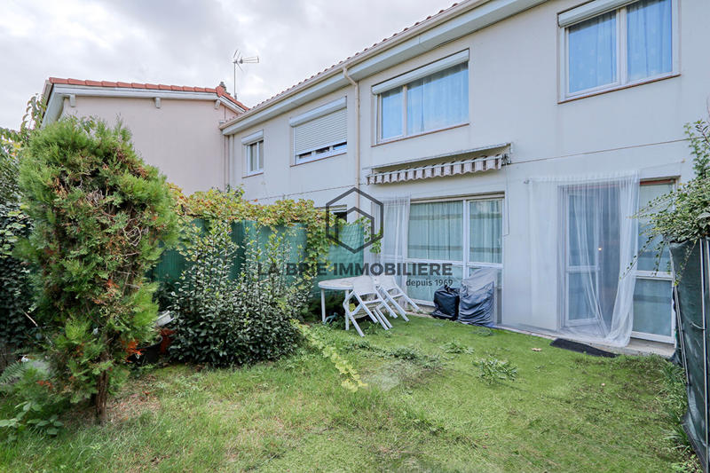 Maison - 92 m² - 5 pièces