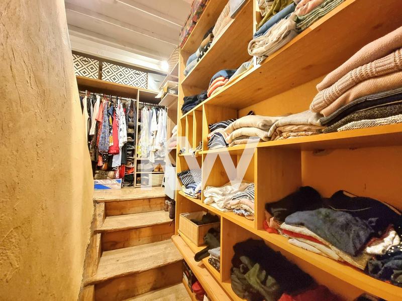 Maison - 280 m² - 11 pièces