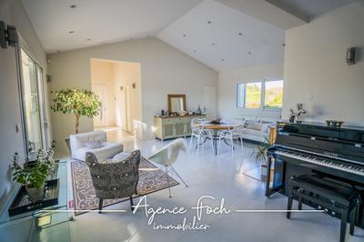 Maison - 176 m² - 5 pièces