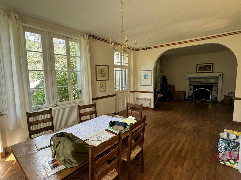 Maison - 207 m² - 9 pièces