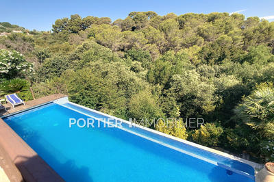 Maison - 300 m² - 9 pièces