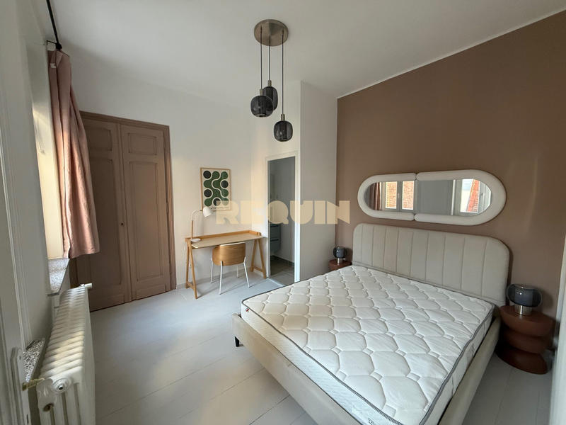 Maison - 230 m² - 9 pièces